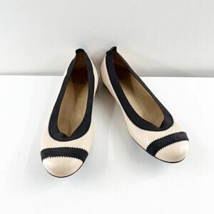 Stuart Weitzman Cream and Black Leather Round-Toe Ballet Flats